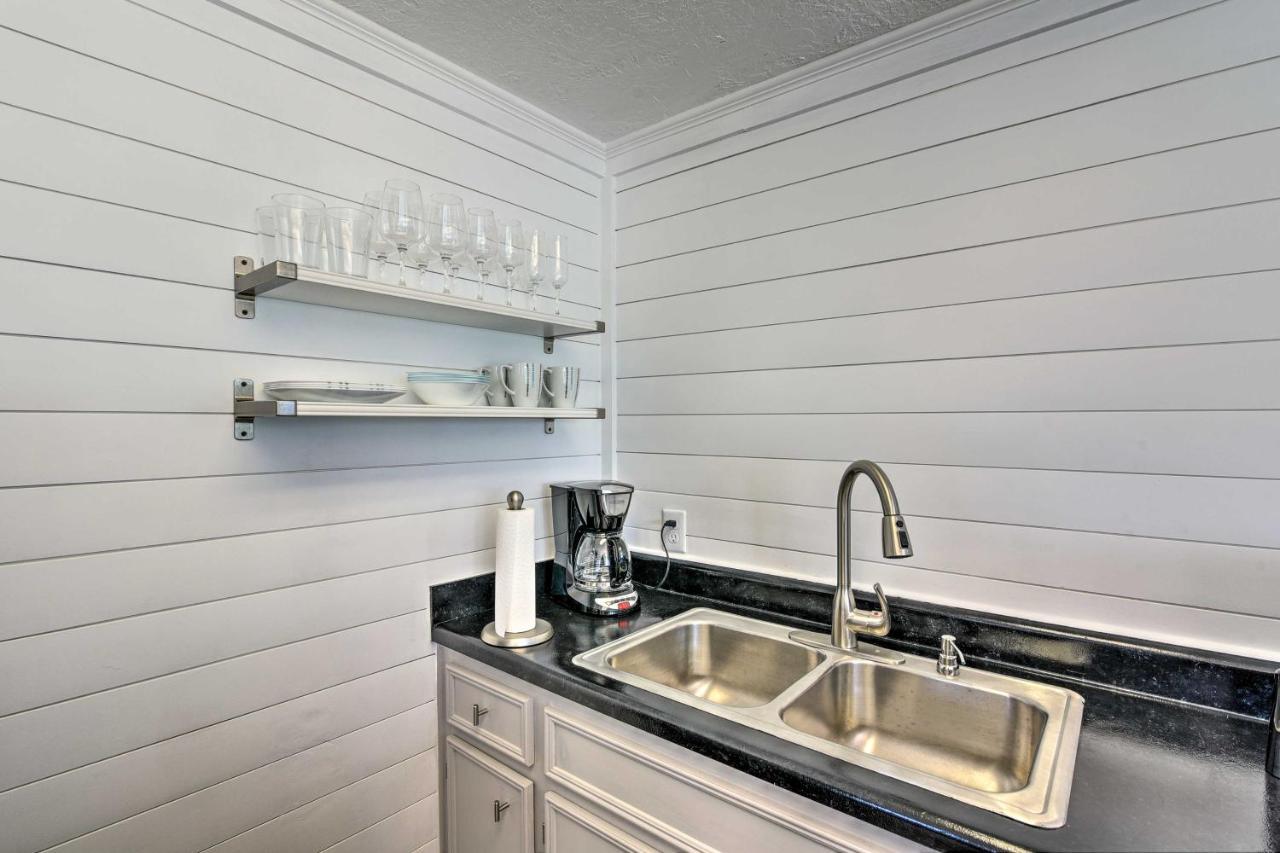Open-Concept Cottage Less Than 1 Mi To Beach! Surfside Beach Dış mekan fotoğraf